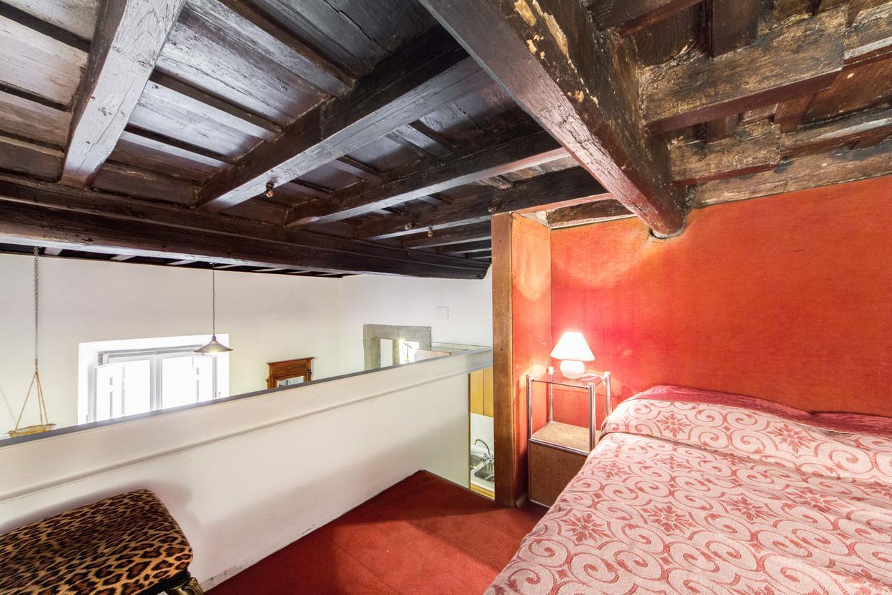 120 m² dengan 2 kamar tidur dan 1 kamar mandi pribadi di Navona Apartment Rome Bagian luar foto